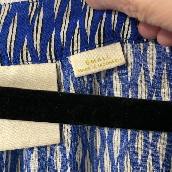 Maeve by Anthropologie Flowy Ruffled Blue/White Blouse With Buttons Size Small - Picture 3 of 8